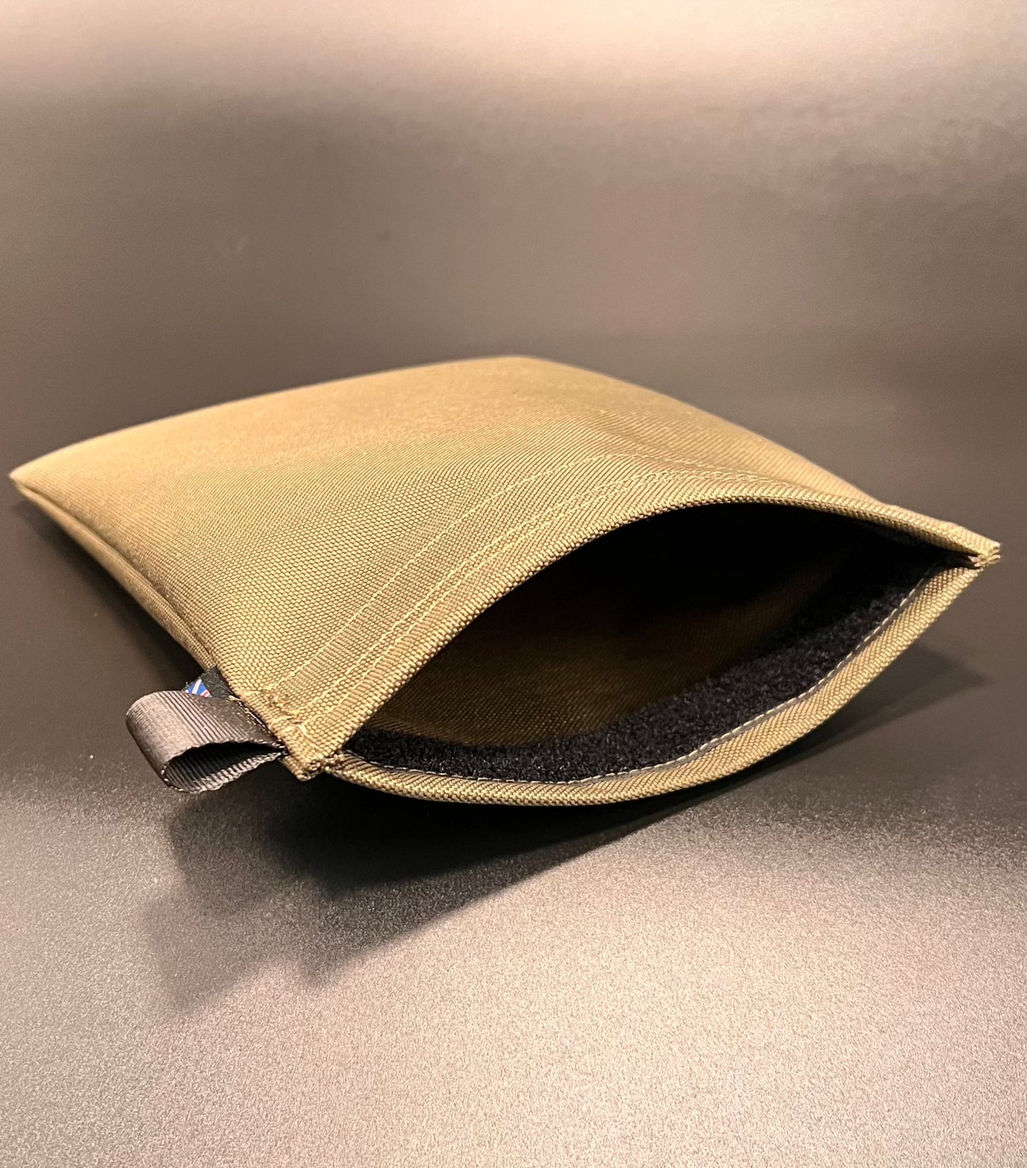 Velcro Medium Flat Pouch